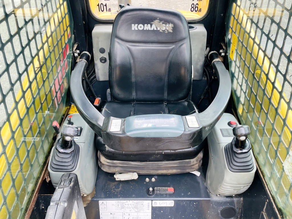 Komatsu SK714-5 (3947) - Mini utovarivač: slika Komatsu SK714-5 (3947) - Mini utovarivač Komatsu SK714-5 (3947) - Mini utovarivač: slika Komatsu SK714-5 (3947) - Mini utovarivač