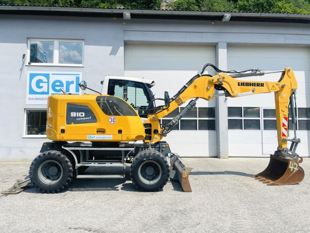 Liebherr A910 Compact (4025) - Bager na kotačima: slika Liebherr A910 Compact (4025) - Bager na kotačima Liebherr A910 Compact (4025) - Bager na kotačima: slika Liebherr A910 Compact (4025) - Bager na kotačima