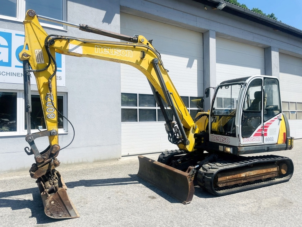 Neuson G8002 RDV (4015) - Mini bager: slika Neuson G8002 RDV (4015) - Mini bager Neuson G8002 RDV (4015) - Mini bager: slika Neuson G8002 RDV (4015) - Mini bager