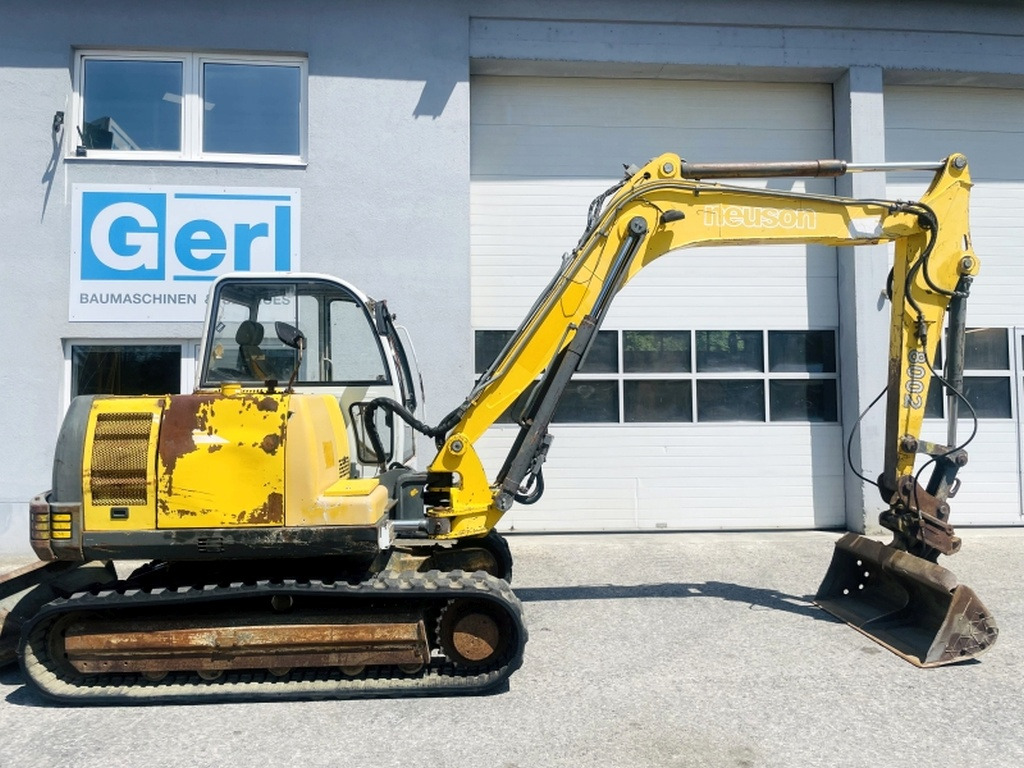 Neuson G8002 RDV (4015) - Mini bager: slika Neuson G8002 RDV (4015) - Mini bager Neuson G8002 RDV (4015) - Mini bager: slika Neuson G8002 RDV (4015) - Mini bager