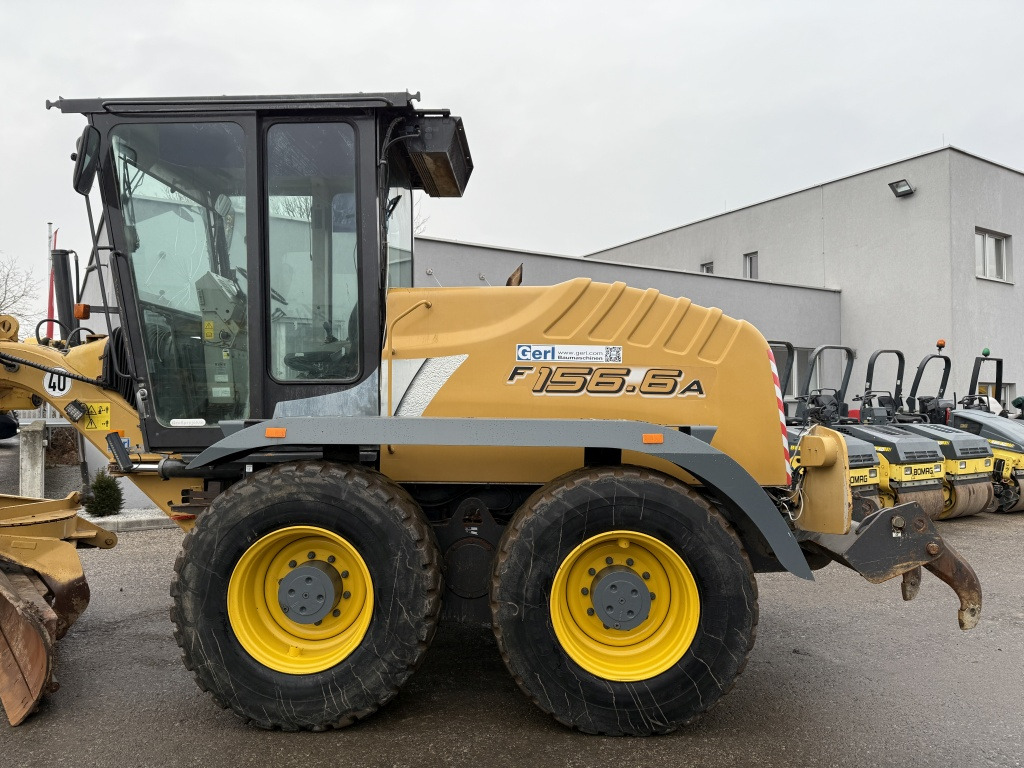 New Holland F 156.6 A (111750) - Grejder: slika New Holland F 156.6 A (111750) - Grejder New Holland F 156.6 A (111750) - Grejder: slika New Holland F 156.6 A (111750) - Grejder