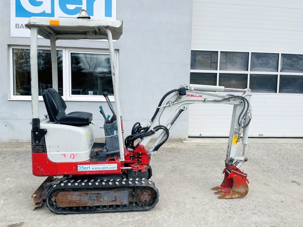 Takeuchi TB108 (3983) - Mini bager: slika Takeuchi TB108 (3983) - Mini bager Takeuchi TB108 (3983) - Mini bager: slika Takeuchi TB108 (3983) - Mini bager