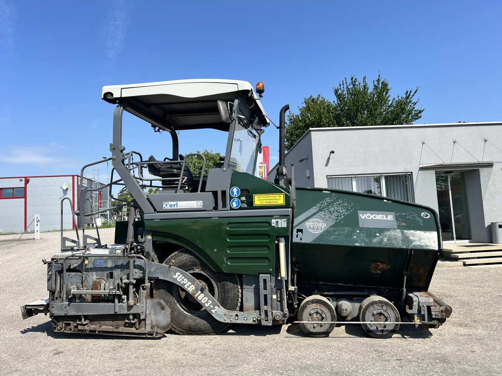 Vögele Super 1803-2 (111637) - Finišer za asfalt: slika Vögele Super 1803-2 (111637) - Finišer za asfalt Vögele Super 1803-2 (111637) - Finišer za asfalt: slika Vögele Super 1803-2 (111637) - Finišer za asfalt