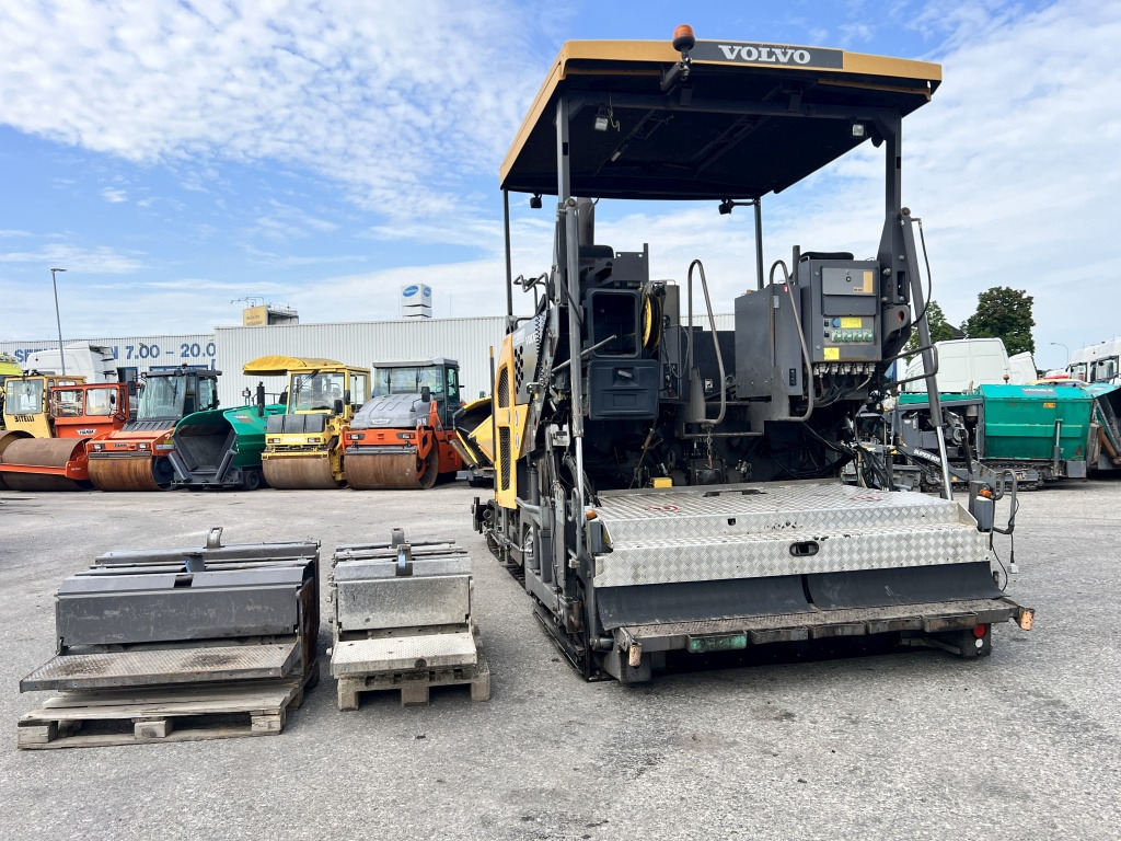 Volvo ABG P 7820 C (111649) - Finišer za asfalt: slika Volvo ABG P 7820 C (111649) - Finišer za asfalt Volvo ABG P 7820 C (111649) - Finišer za asfalt: slika Volvo ABG P 7820 C (111649) - Finišer za asfalt