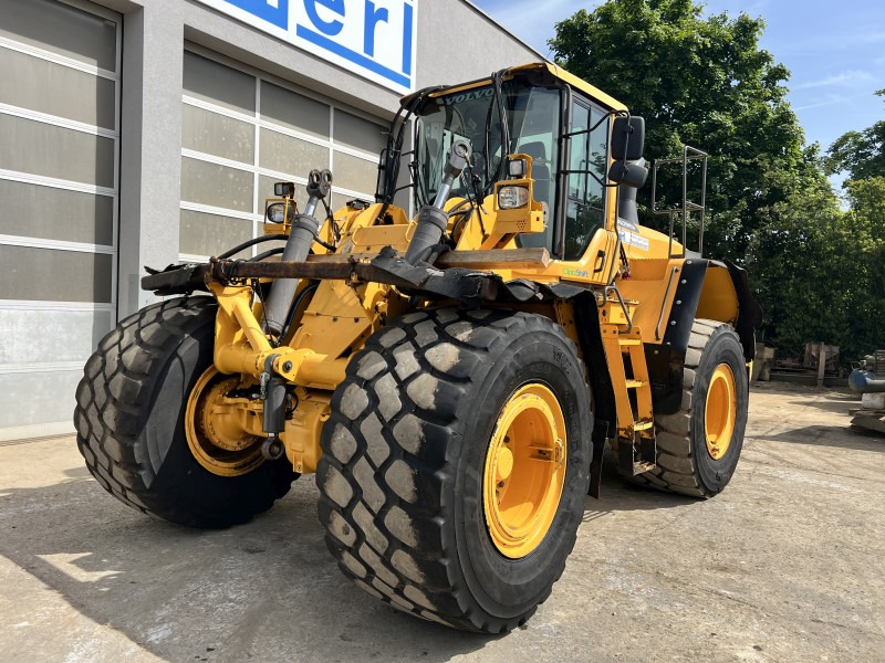 Volvo L 180 G HL (110940) - Utovarivač na kotačima: slika Volvo L 180 G HL (110940) - Utovarivač na kotačima Volvo L 180 G HL (110940) - Utovarivač na kotačima: slika Volvo L 180 G HL (110940) - Utovarivač na kotačima