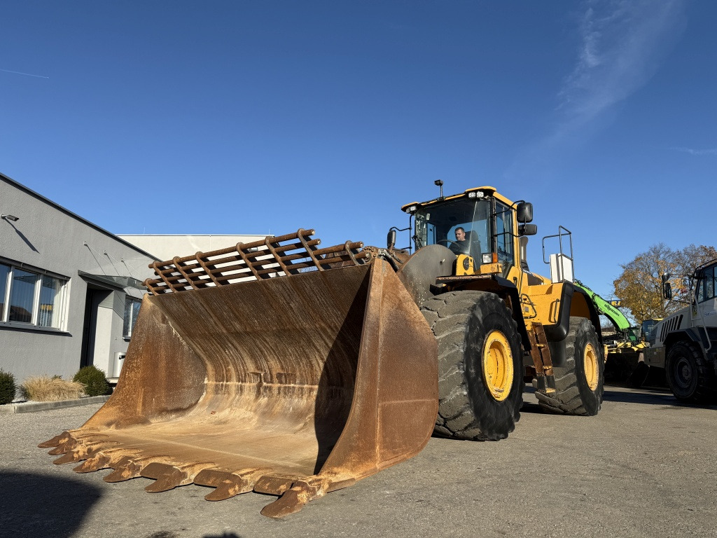 Volvo L 250 G (111749) - Utovarivač na kotačima: slika Volvo L 250 G (111749) - Utovarivač na kotačima Volvo L 250 G (111749) - Utovarivač na kotačima: slika Volvo L 250 G (111749) - Utovarivač na kotačima