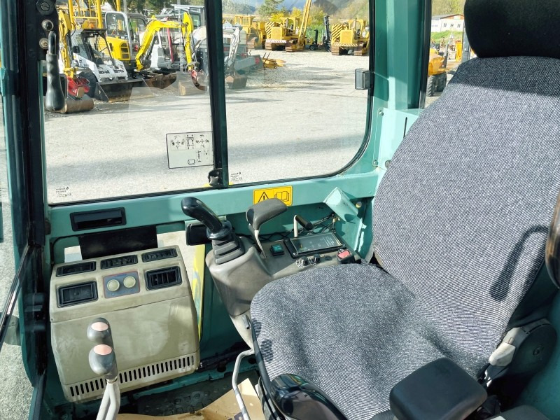 Yanmar B25V (3699) - Mini bager: slika Yanmar B25V (3699) - Mini bager Yanmar B25V (3699) - Mini bager: slika Yanmar B25V (3699) - Mini bager