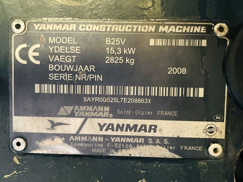 Yanmar B25V (3699) - Mini bager: slika Yanmar B25V (3699) - Mini bager Yanmar B25V (3699) - Mini bager: slika Yanmar B25V (3699) - Mini bager