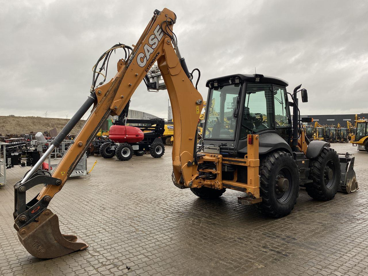 Case 695 ST - Rovokopač-utovarivač: slika Case 695 ST - Rovokopač-utovarivač Case 695 ST - Rovokopač-utovarivač: slika Case 695 ST - Rovokopač-utovarivač