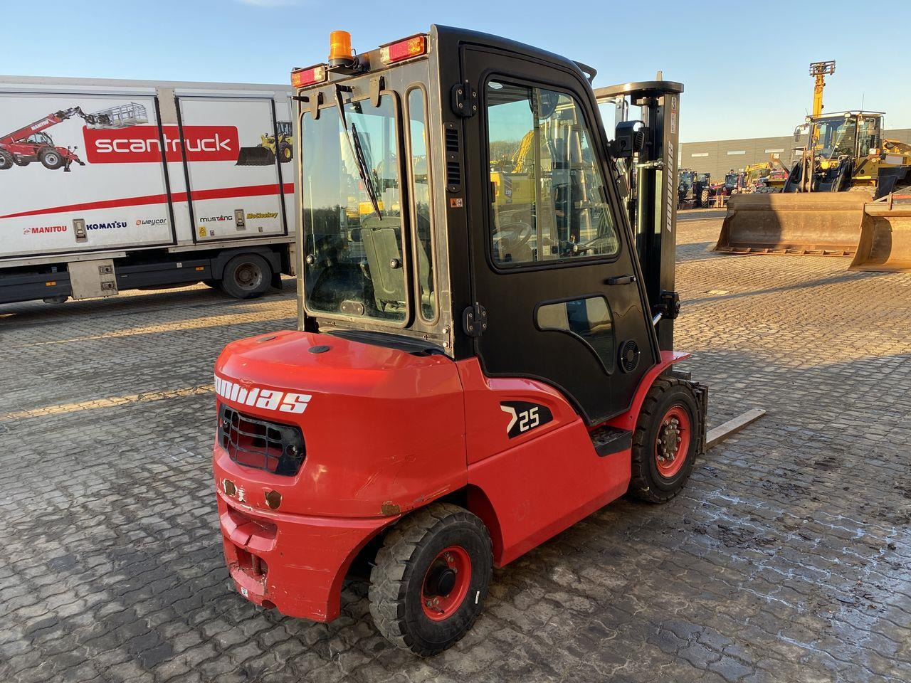 Conmas 2500kg - Diesel viličar: slika Conmas 2500kg - Diesel viličar Conmas 2500kg - Diesel viličar: slika Conmas 2500kg - Diesel viličar