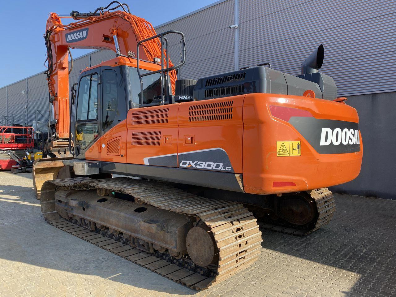 Doosan DX300LC-5 - Bager gusjeničar: slika Doosan DX300LC-5 - Bager gusjeničar Doosan DX300LC-5 - Bager gusjeničar: slika Doosan DX300LC-5 - Bager gusjeničar