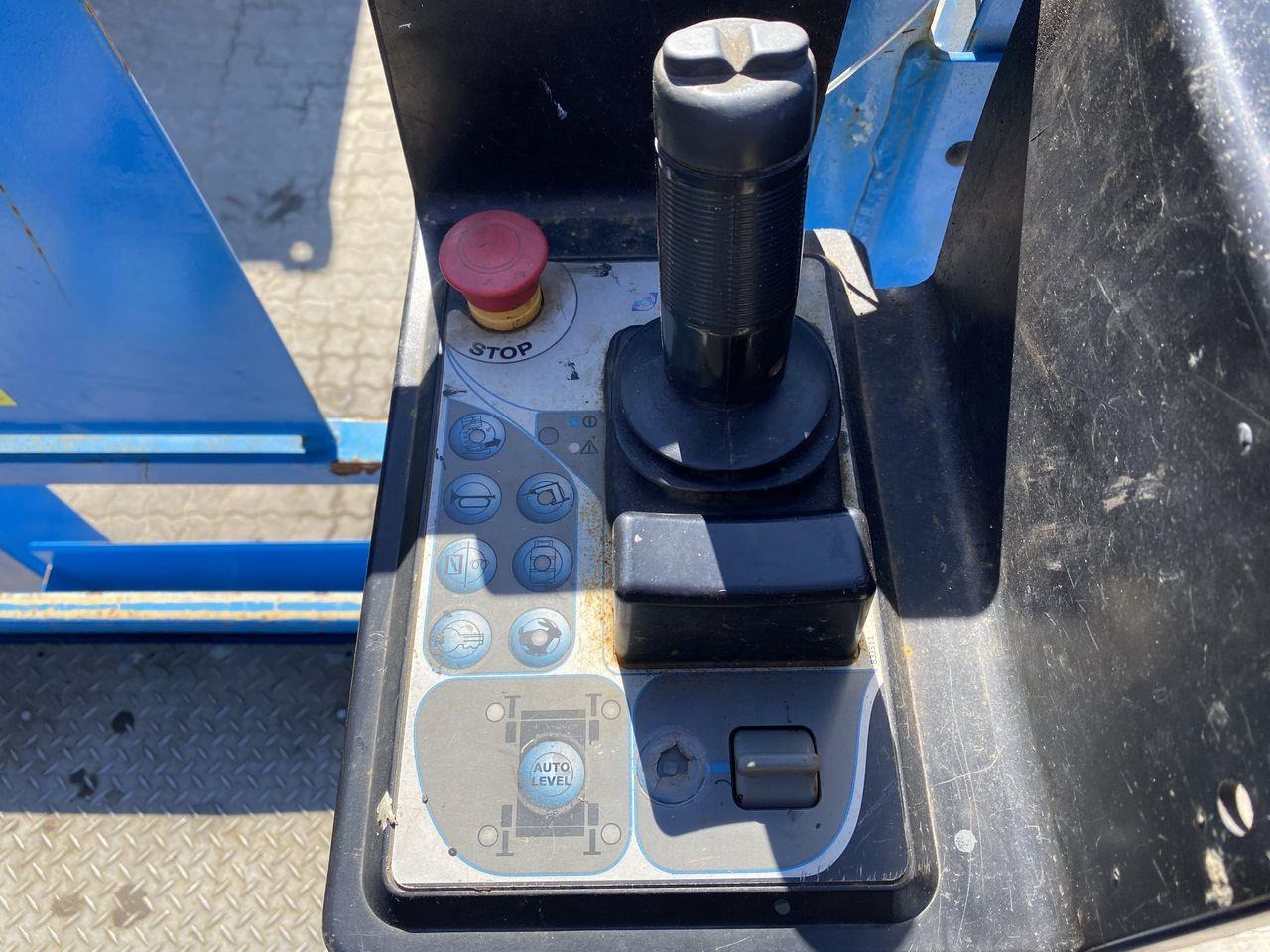 Genie GS2669RT - Škarasta podizna platforma: slika Genie GS2669RT - Škarasta podizna platforma Genie GS2669RT - Škarasta podizna platforma: slika Genie GS2669RT - Škarasta podizna platforma