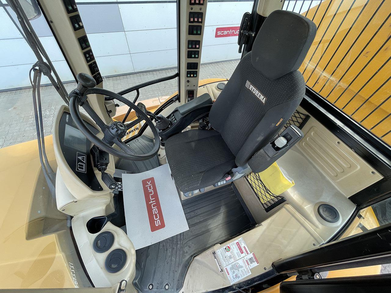 Hydrema 922D - Zglobni istovarivač: slika  Hydrema 922D - Zglobni istovarivač Hydrema 922D - Zglobni istovarivač: slika  Hydrema 922D - Zglobni istovarivač