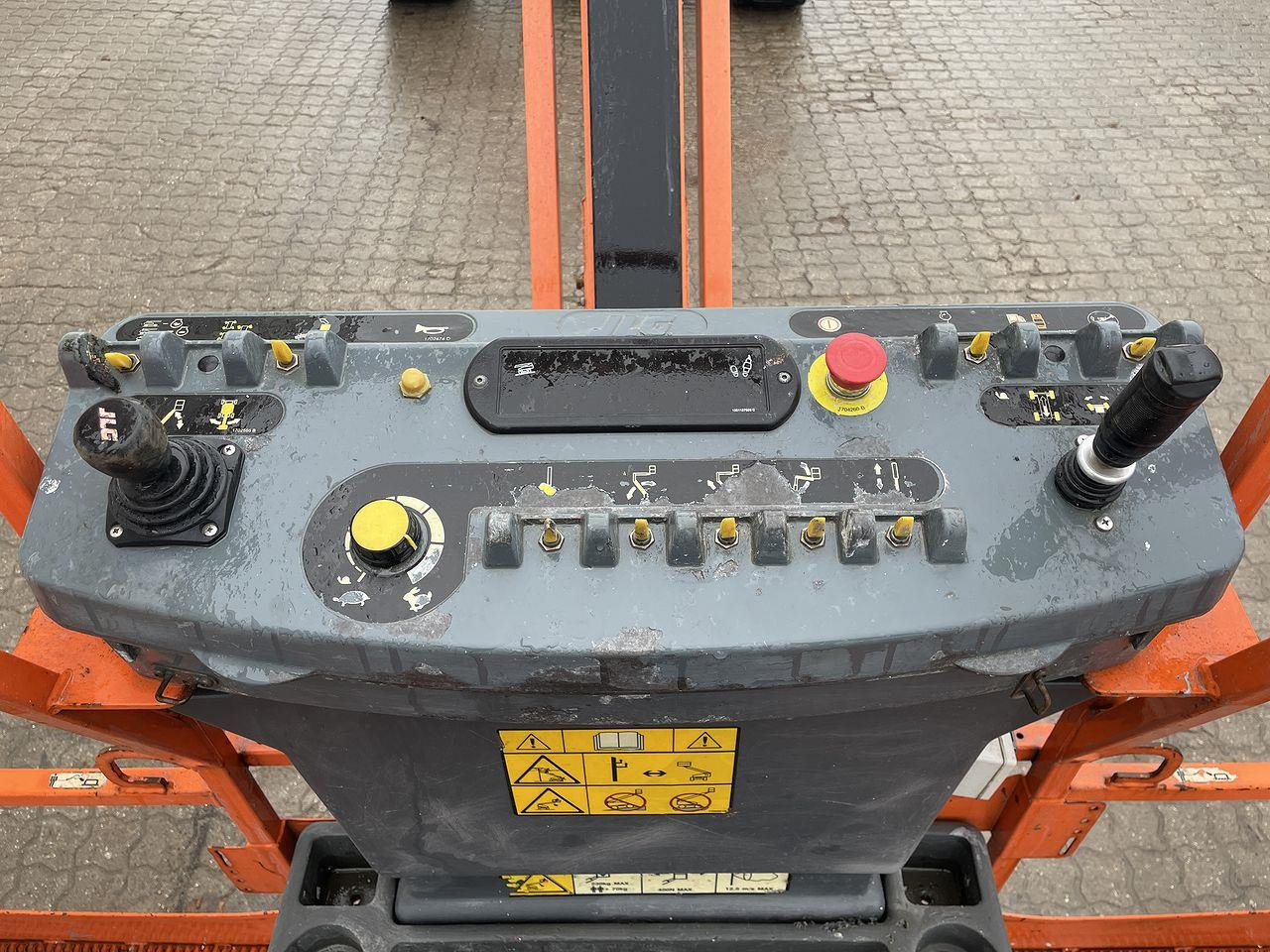 JLG 800AJ - Teleskopski krak: slika JLG 800AJ - Teleskopski krak JLG 800AJ - Teleskopski krak: slika JLG 800AJ - Teleskopski krak