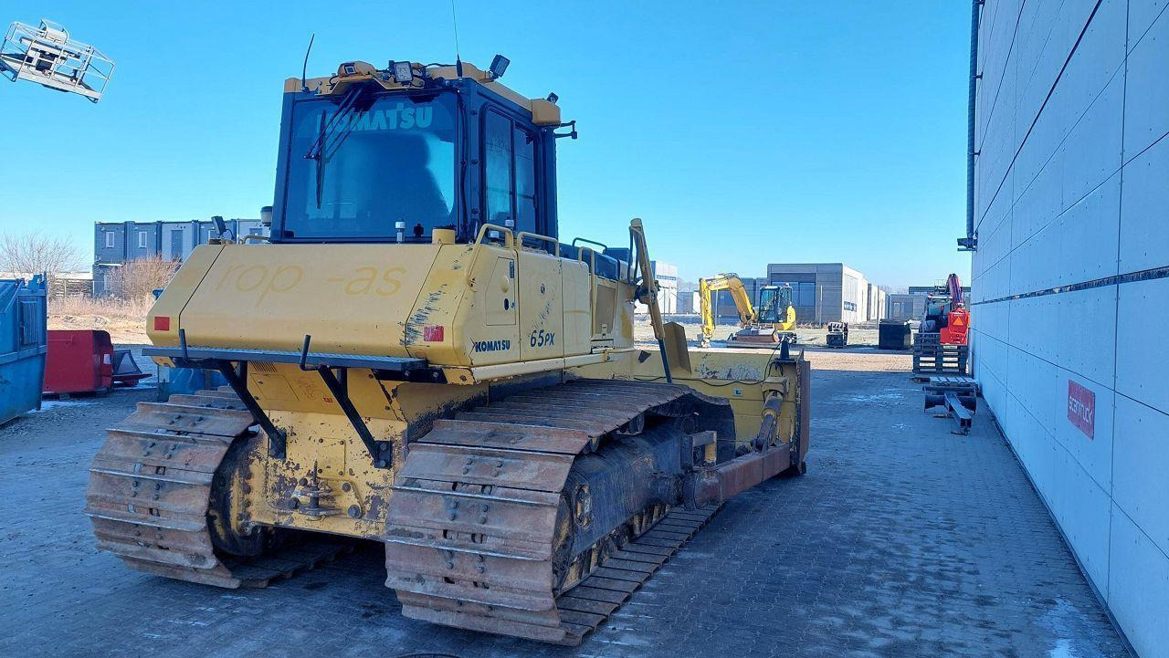 Komatsu D65PX-18 - Buldožer: slika Komatsu D65PX-18 - Buldožer Komatsu D65PX-18 - Buldožer: slika Komatsu D65PX-18 - Buldožer