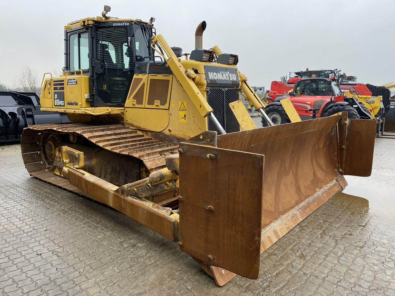 Komatsu D65PXI-18 - Buldožer: slika Komatsu D65PXI-18 - Buldožer Komatsu D65PXI-18 - Buldožer: slika Komatsu D65PXI-18 - Buldožer