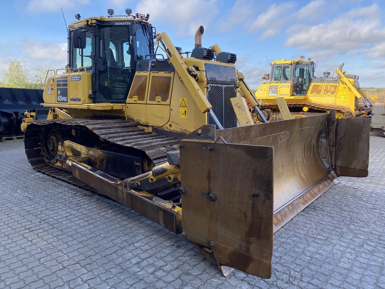Komatsu D65PXI-18 - Buldožer: slika Komatsu D65PXI-18 - Buldožer Komatsu D65PXI-18 - Buldožer: slika Komatsu D65PXI-18 - Buldožer