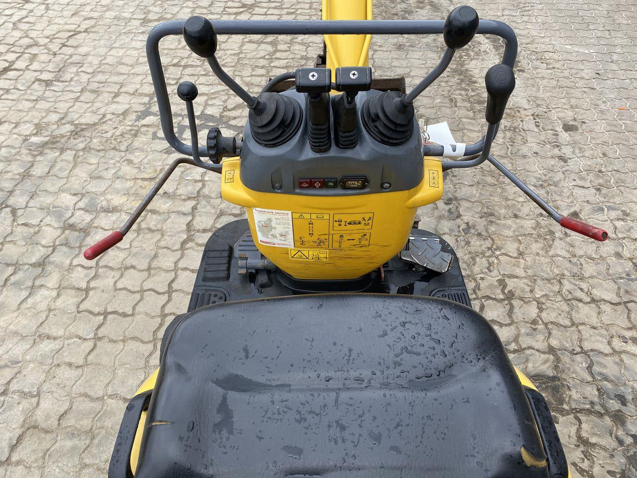 Komatsu PC09-1 - Mini bager: slika Komatsu PC09-1 - Mini bager Komatsu PC09-1 - Mini bager: slika Komatsu PC09-1 - Mini bager