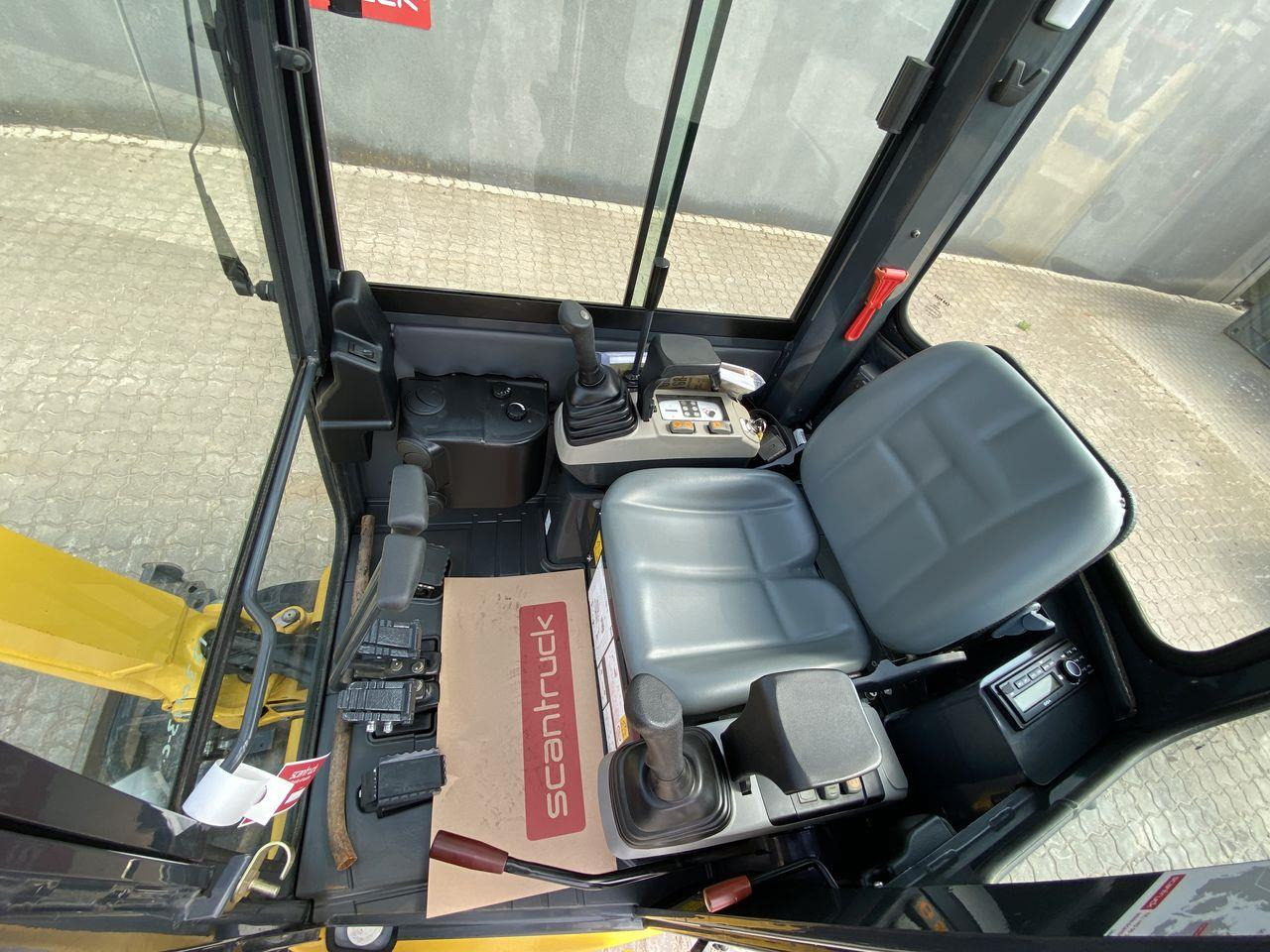 Komatsu PC16R-3 - Mini bager: slika Komatsu PC16R-3 - Mini bager Komatsu PC16R-3 - Mini bager: slika Komatsu PC16R-3 - Mini bager