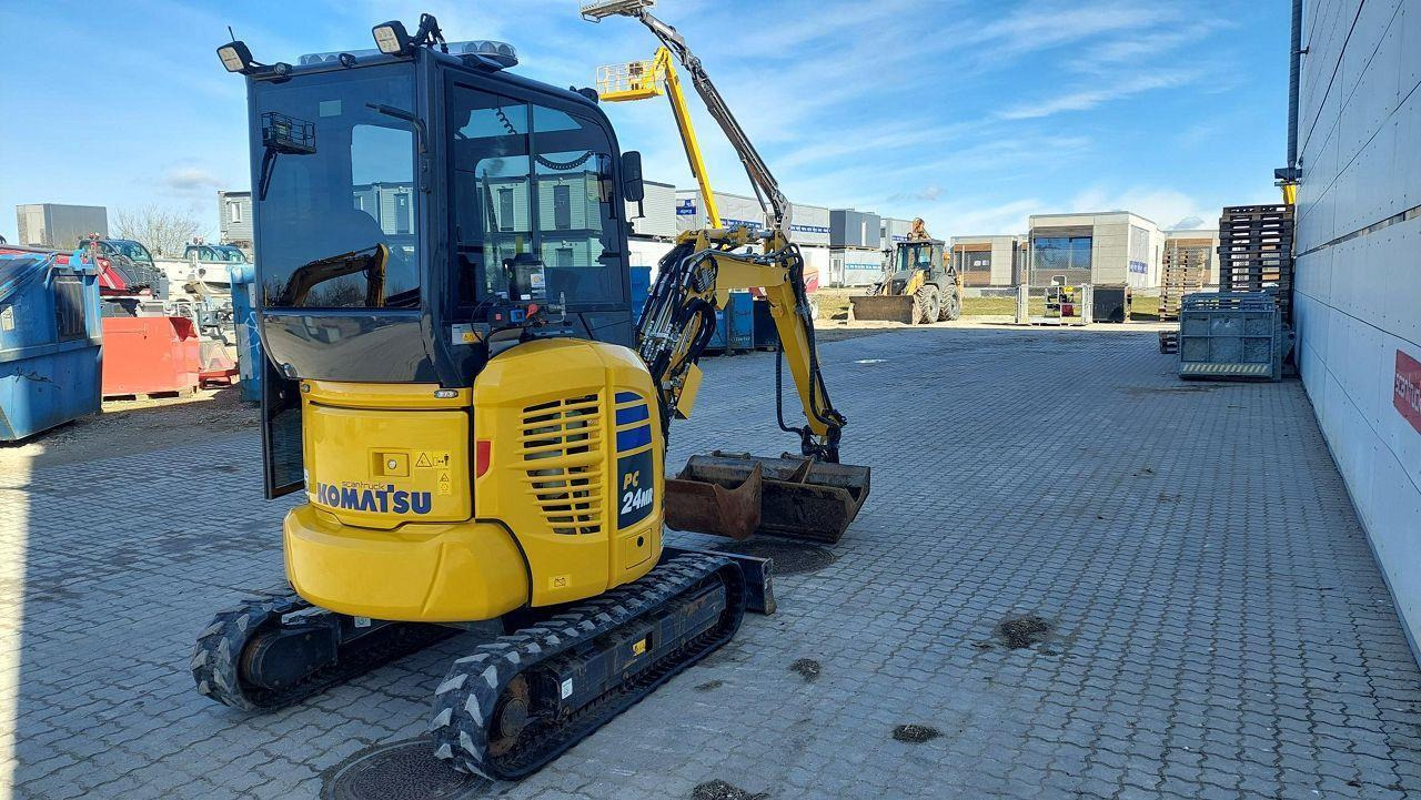 Komatsu PC24MR-5 - Mini bager: slika Komatsu PC24MR-5 - Mini bager Komatsu PC24MR-5 - Mini bager: slika Komatsu PC24MR-5 - Mini bager
