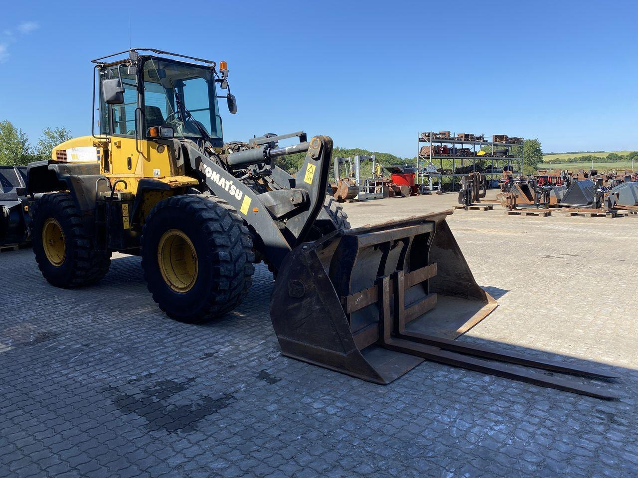 Komatsu WA250PZ-5 - Utovarivač na kotačima: slika Komatsu WA250PZ-5 - Utovarivač na kotačima Komatsu WA250PZ-5 - Utovarivač na kotačima: slika Komatsu WA250PZ-5 - Utovarivač na kotačima