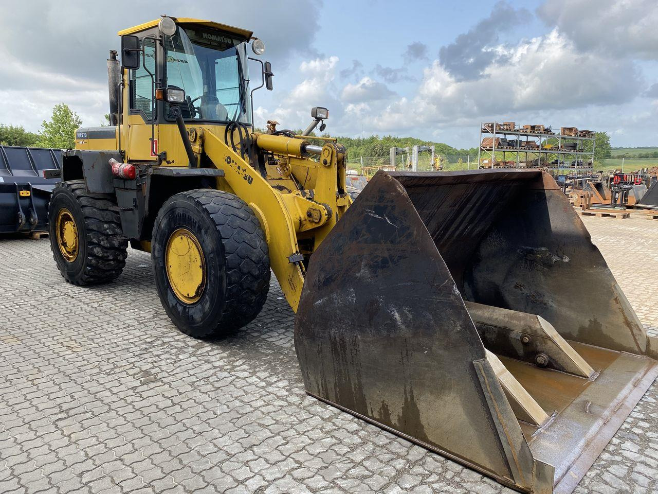 Komatsu WA270-3 - Utovarivač na kotačima: slika Komatsu WA270-3 - Utovarivač na kotačima Komatsu WA270-3 - Utovarivač na kotačima: slika Komatsu WA270-3 - Utovarivač na kotačima