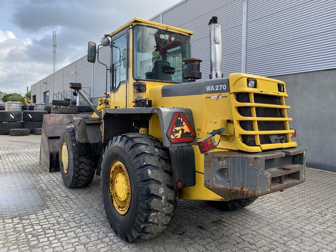 Komatsu WA270-3 - Utovarivač na kotačima: slika Komatsu WA270-3 - Utovarivač na kotačima Komatsu WA270-3 - Utovarivač na kotačima: slika Komatsu WA270-3 - Utovarivač na kotačima
