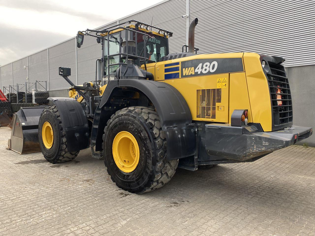 Komatsu WA480-8 - Utovarivač na kotačima: slika Komatsu WA480-8 - Utovarivač na kotačima Komatsu WA480-8 - Utovarivač na kotačima: slika Komatsu WA480-8 - Utovarivač na kotačima