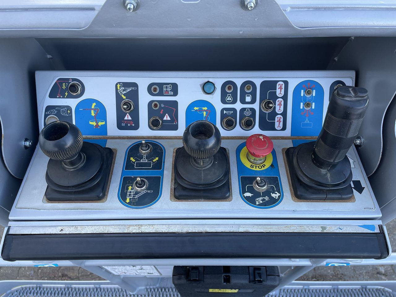 Manitou 160ATJ RC - Zglobni krak: slika Manitou 160ATJ RC - Zglobni krak Manitou 160ATJ RC - Zglobni krak: slika Manitou 160ATJ RC - Zglobni krak