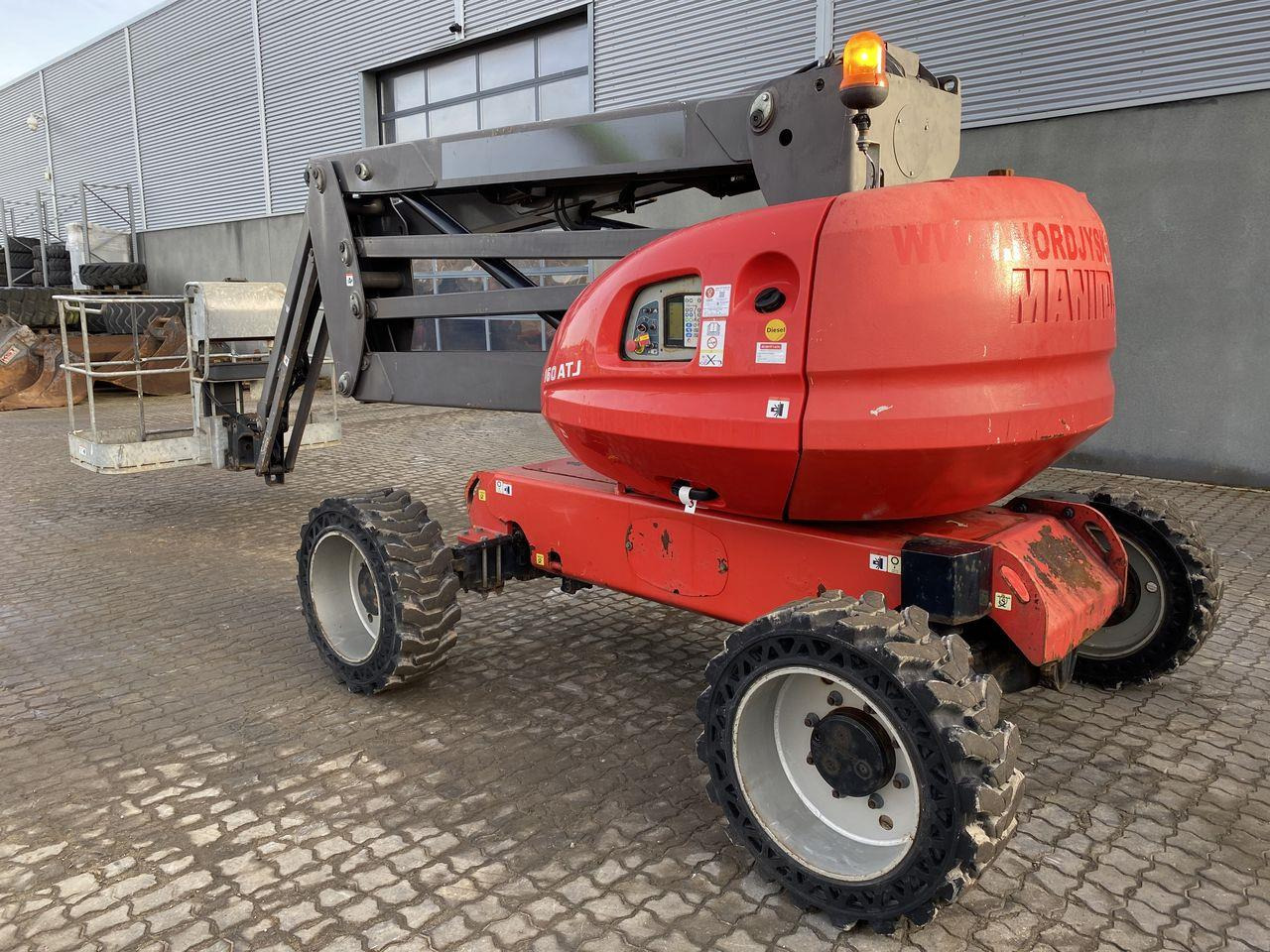 Manitou 160ATJ RC - Zglobni krak: slika Manitou 160ATJ RC - Zglobni krak Manitou 160ATJ RC - Zglobni krak: slika Manitou 160ATJ RC - Zglobni krak