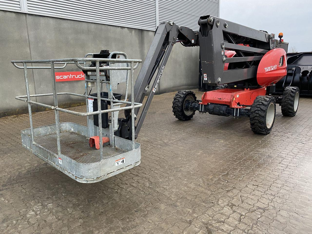 Manitou 160ATJ RC E3 - Zglobni krak: slika Manitou 160ATJ RC E3 - Zglobni krak Manitou 160ATJ RC E3 - Zglobni krak: slika Manitou 160ATJ RC E3 - Zglobni krak