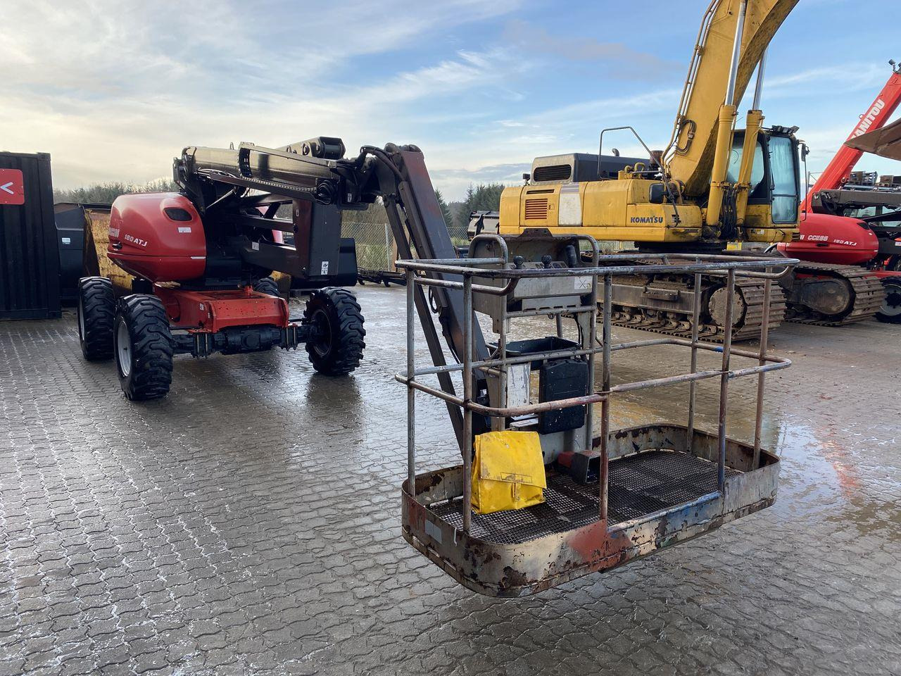 Manitou 180ATJ 2 RC - Zglobni krak: slika Manitou 180ATJ 2 RC - Zglobni krak Manitou 180ATJ 2 RC - Zglobni krak: slika Manitou 180ATJ 2 RC - Zglobni krak