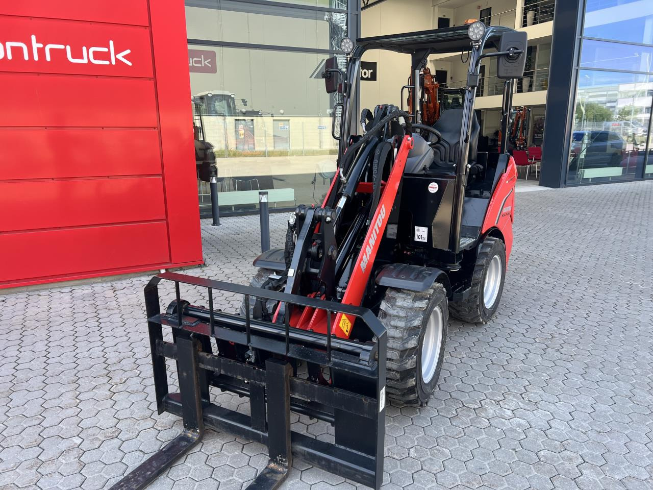 Manitou MLA 2-25H-4P - Utovarivač na kotačima: slika Manitou MLA 2-25H-4P - Utovarivač na kotačima Manitou MLA 2-25H-4P - Utovarivač na kotačima: slika Manitou MLA 2-25H-4P - Utovarivač na kotačima