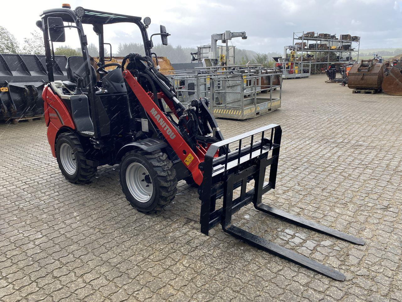 Manitou MLA 2-25H 4P - Zglobni utovarivač: slika Manitou MLA 2-25H 4P - Zglobni utovarivač Manitou MLA 2-25H 4P - Zglobni utovarivač: slika Manitou MLA 2-25H 4P - Zglobni utovarivač