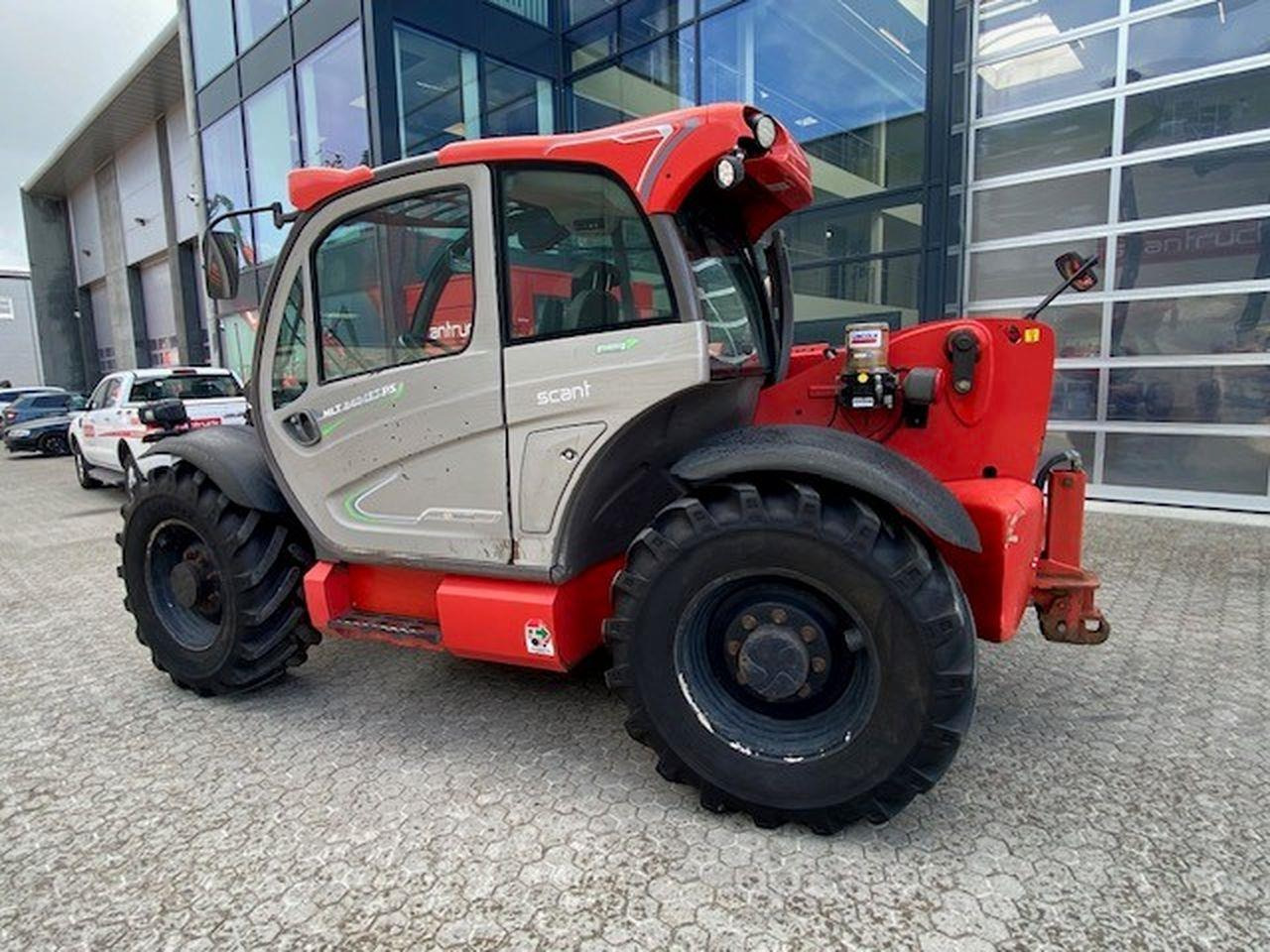 Manitou MLT840-137 - Teleskopski rukovatelj: slika Manitou MLT840-137 - Teleskopski rukovatelj Manitou MLT840-137 - Teleskopski rukovatelj: slika Manitou MLT840-137 - Teleskopski rukovatelj