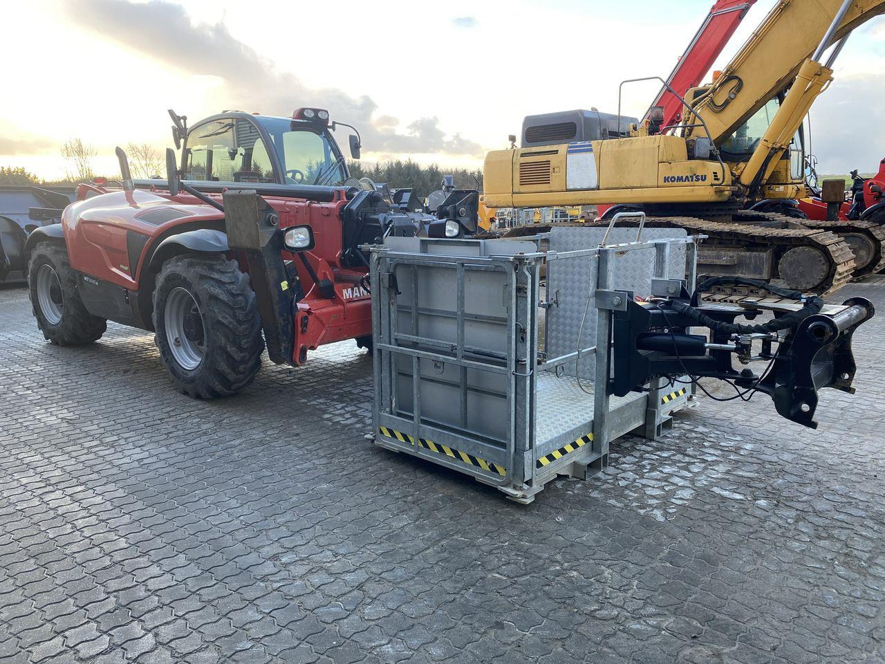 Manitou MT1440A ST3B - Teleskopski rukovatelj: slika Manitou MT1440A ST3B - Teleskopski rukovatelj Manitou MT1440A ST3B - Teleskopski rukovatelj: slika Manitou MT1440A ST3B - Teleskopski rukovatelj