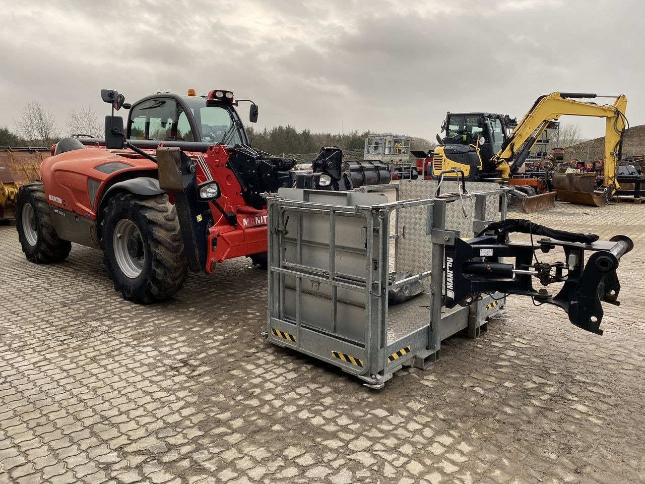 Manitou MT1840A ST4 - Teleskopski rukovatelj: slika Manitou MT1840A ST4 - Teleskopski rukovatelj Manitou MT1840A ST4 - Teleskopski rukovatelj: slika Manitou MT1840A ST4 - Teleskopski rukovatelj