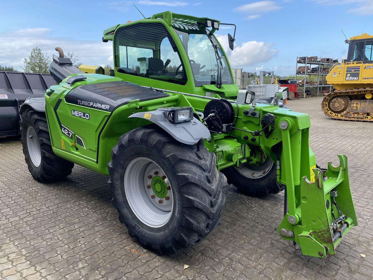 Merlo TF42.7-145 - Teleskopski rukovatelj: slika Merlo TF42.7-145 - Teleskopski rukovatelj Merlo TF42.7-145 - Teleskopski rukovatelj: slika Merlo TF42.7-145 - Teleskopski rukovatelj