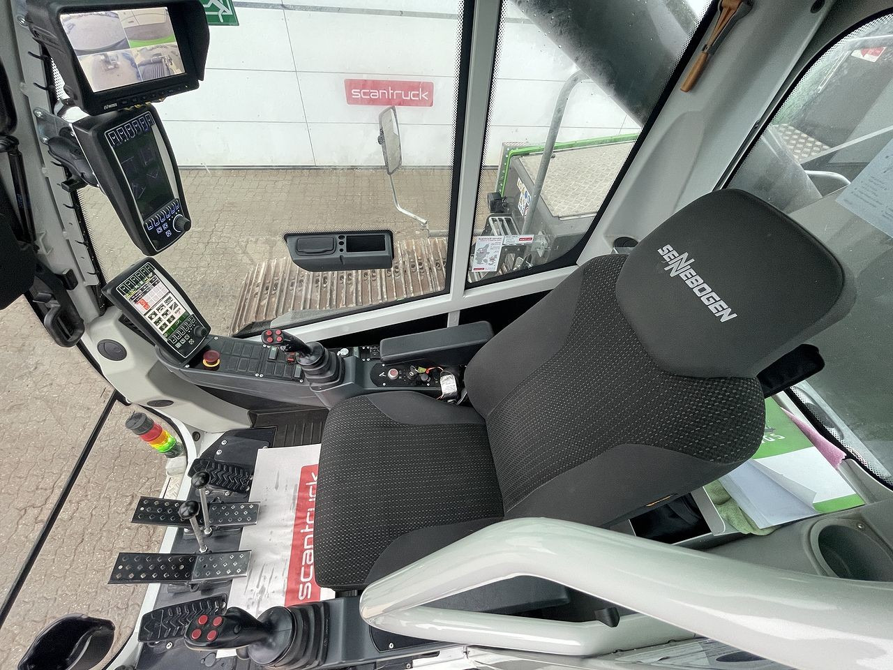 SENNEBOGEN 643E-R - Stroj za rukovanje otpadom: slika SENNEBOGEN 643E-R - Stroj za rukovanje otpadom SENNEBOGEN 643E-R - Stroj za rukovanje otpadom: slika SENNEBOGEN 643E-R - Stroj za rukovanje otpadom