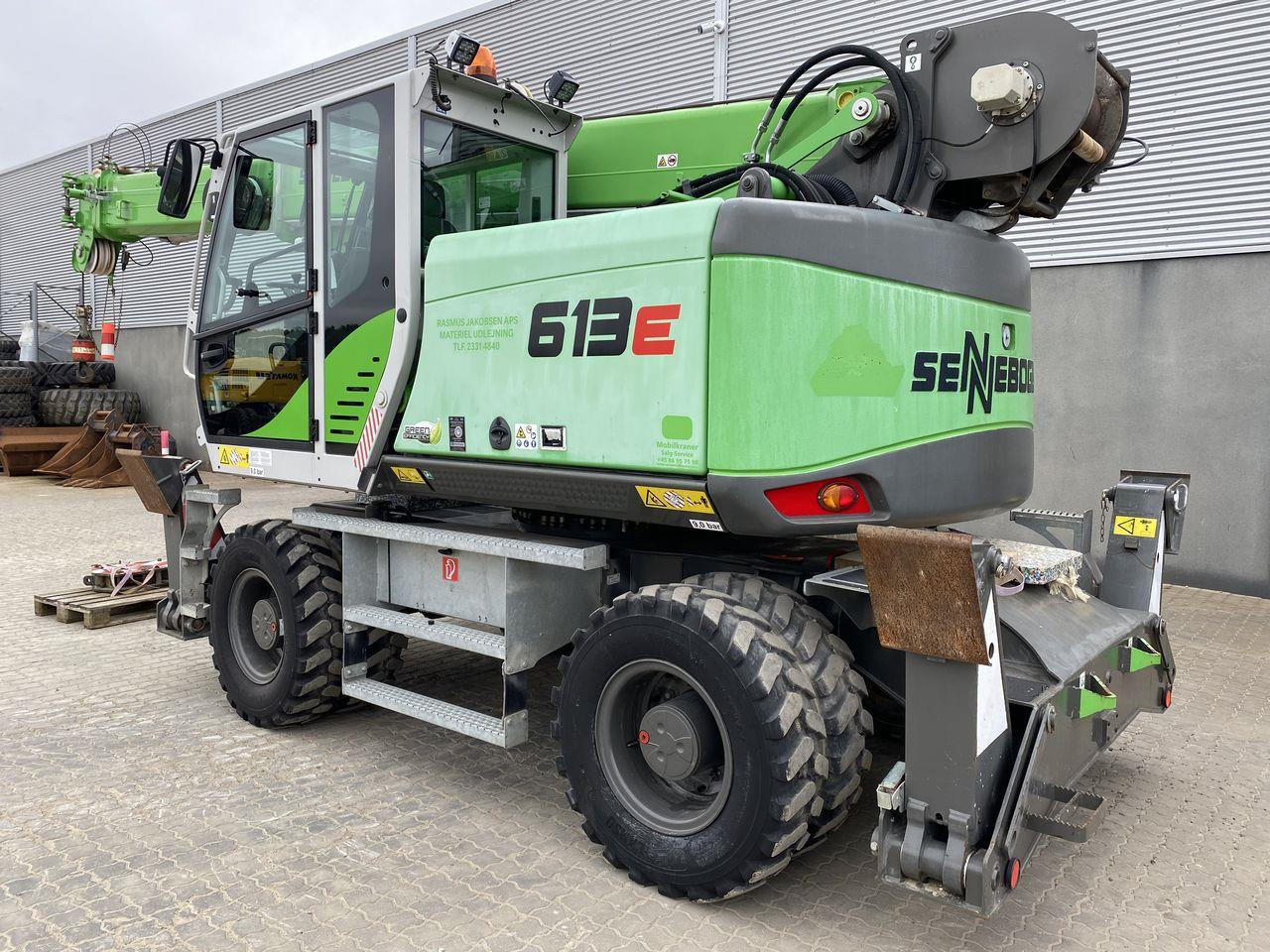 Sennebogen 613E - Stroj za rukovanje otpadom: slika Sennebogen 613E - Stroj za rukovanje otpadom Sennebogen 613E - Stroj za rukovanje otpadom: slika Sennebogen 613E - Stroj za rukovanje otpadom