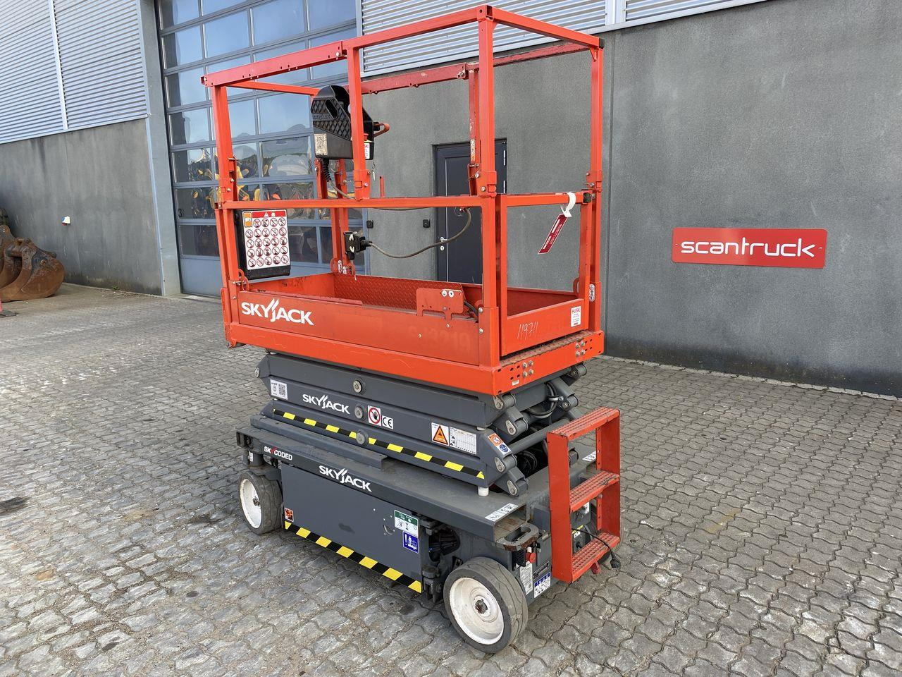 Skyjack SJ3219 - Škarasta podizna platforma: slika Skyjack SJ3219 - Škarasta podizna platforma Skyjack SJ3219 - Škarasta podizna platforma: slika Skyjack SJ3219 - Škarasta podizna platforma