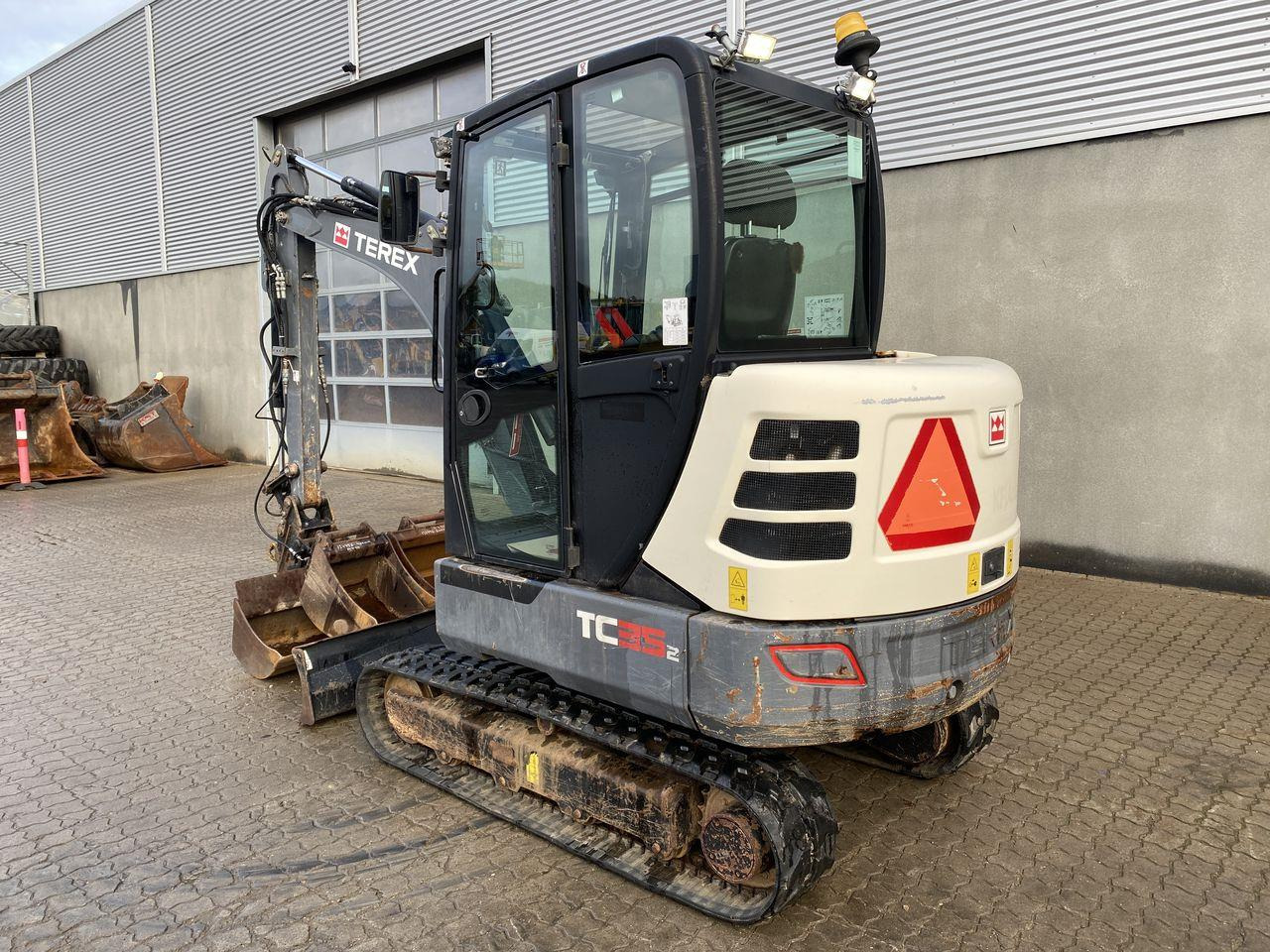 Terex TC35-2 - Mini bager: slika Terex TC35-2 - Mini bager Terex TC35-2 - Mini bager: slika Terex TC35-2 - Mini bager