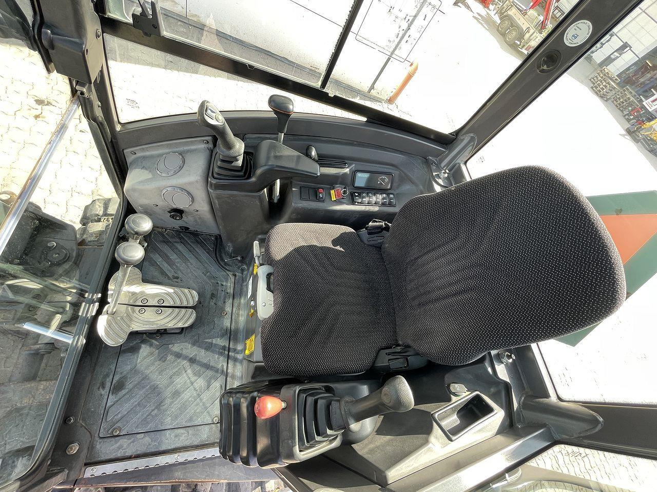 Volvo ECR25 - Mini bager: slika Volvo ECR25 - Mini bager Volvo ECR25 - Mini bager: slika Volvo ECR25 - Mini bager