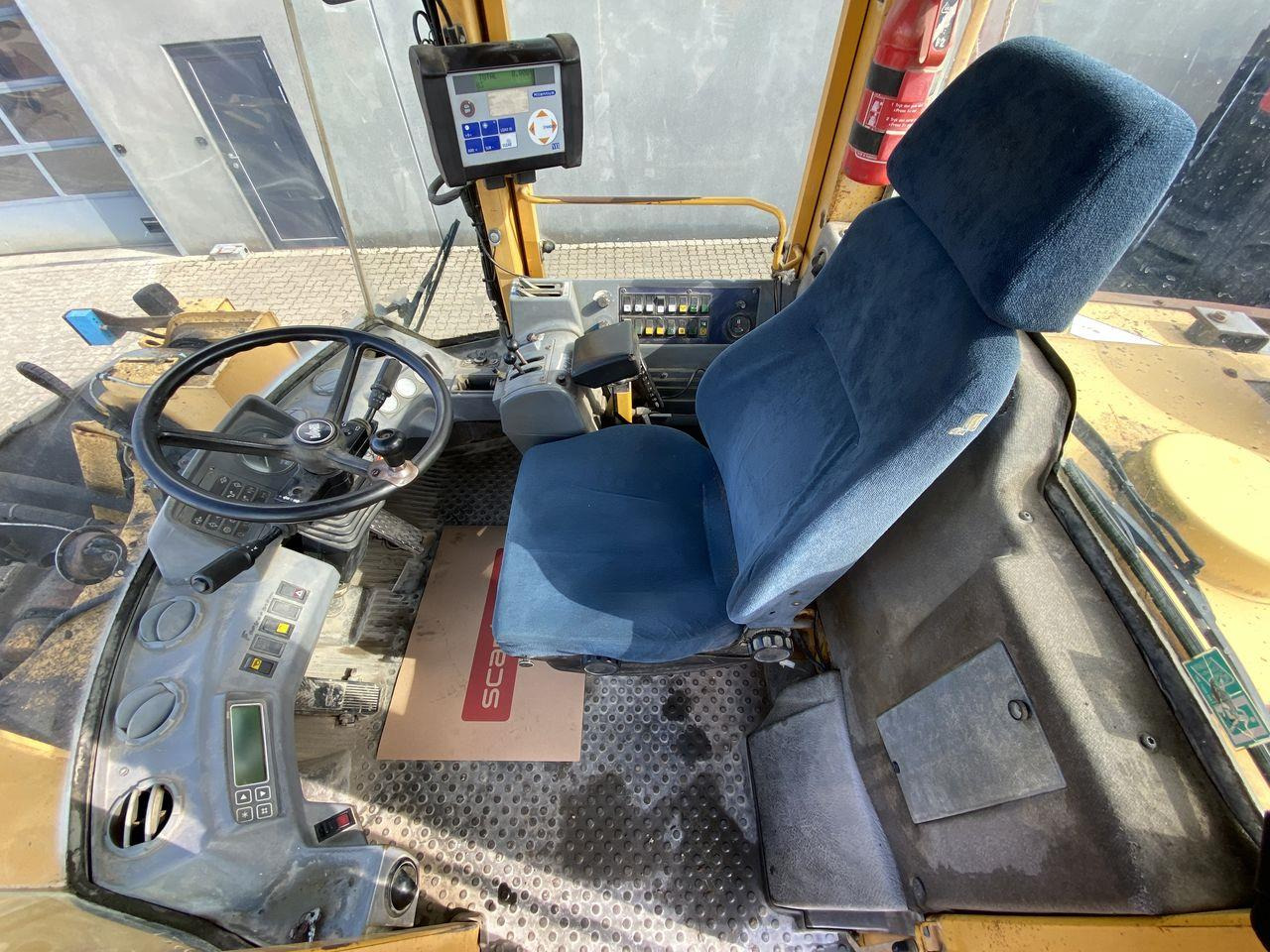 Volvo L150 - Utovarivač na kotačima: slika Volvo L150 - Utovarivač na kotačima Volvo L150 - Utovarivač na kotačima: slika Volvo L150 - Utovarivač na kotačima