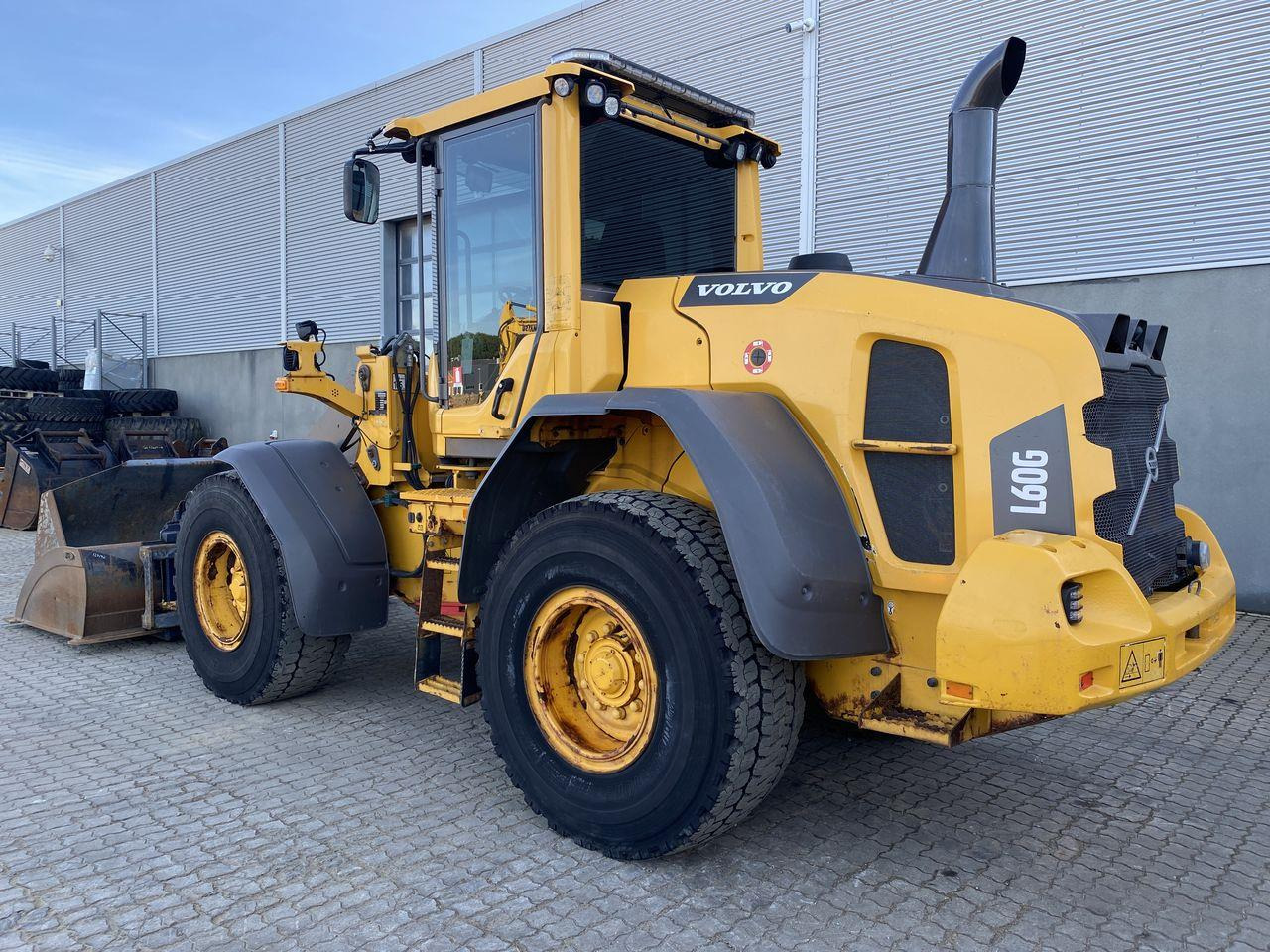 Volvo L60G - Utovarivač na kotačima: slika Volvo L60G - Utovarivač na kotačima Volvo L60G - Utovarivač na kotačima: slika Volvo L60G - Utovarivač na kotačima