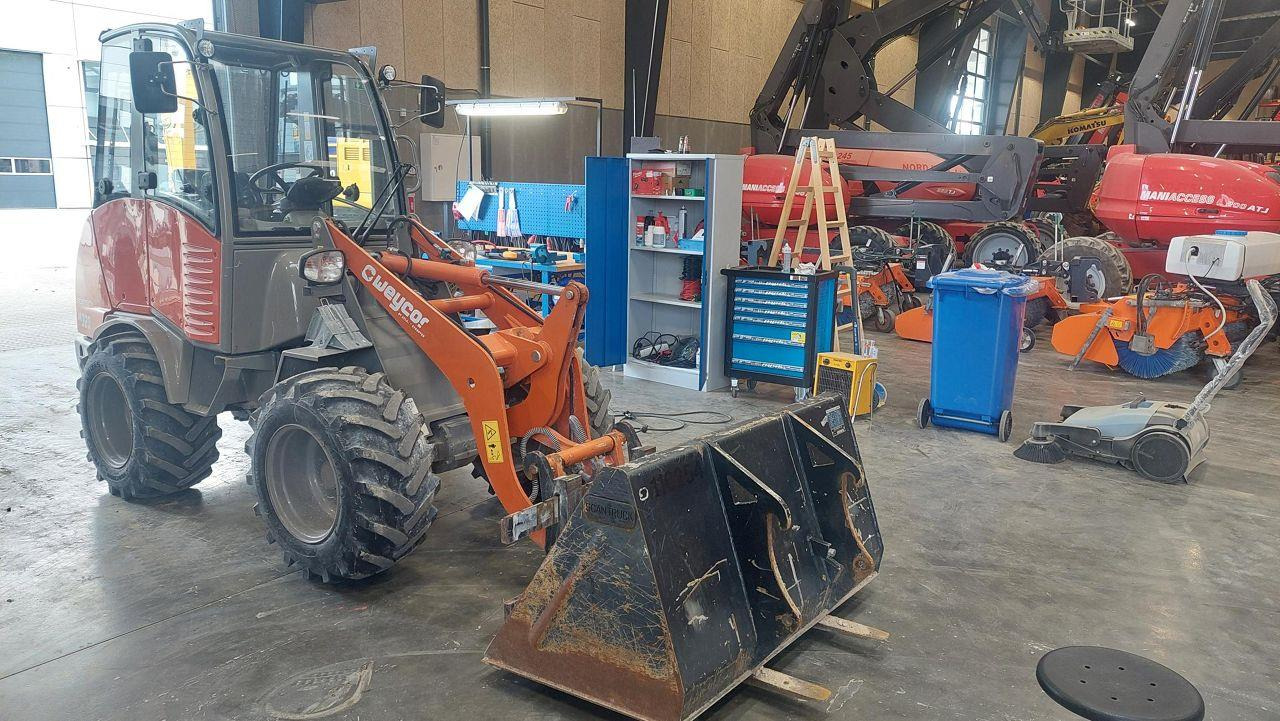 Weycor AR320 Cab - Zglobni utovarivač: slika Weycor AR320 Cab - Zglobni utovarivač Weycor AR320 Cab - Zglobni utovarivač: slika Weycor AR320 Cab - Zglobni utovarivač