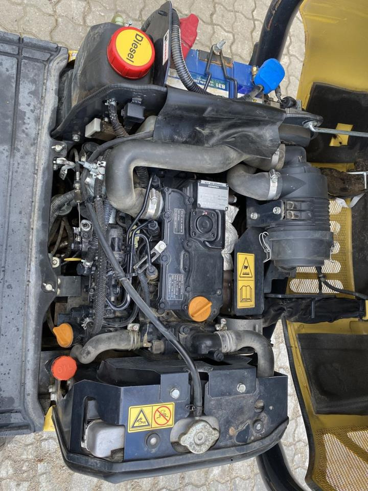 Mini bager Yanmar VIO12: slika Mini bager Yanmar VIO12 Mini bager Yanmar VIO12: slika Mini bager Yanmar VIO12