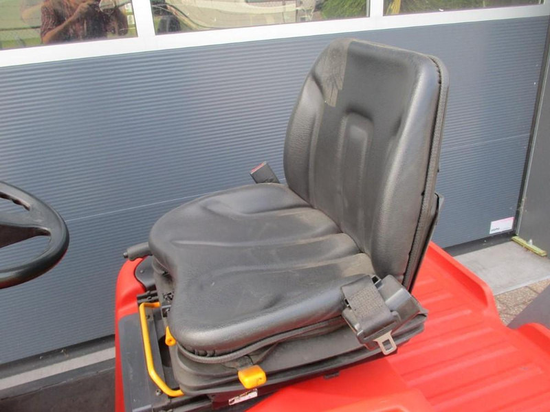 Linde P 60 - Vučni traktor: slika Linde P 60 - Vučni traktor Linde P 60 - Vučni traktor: slika Linde P 60 - Vučni traktor