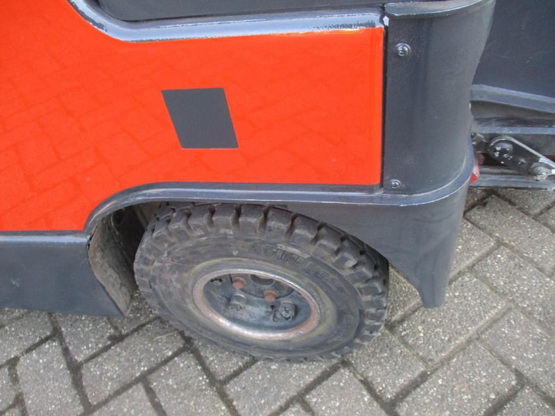 Linde P 60 - Vučni traktor: slika Linde P 60 - Vučni traktor Linde P 60 - Vučni traktor: slika Linde P 60 - Vučni traktor