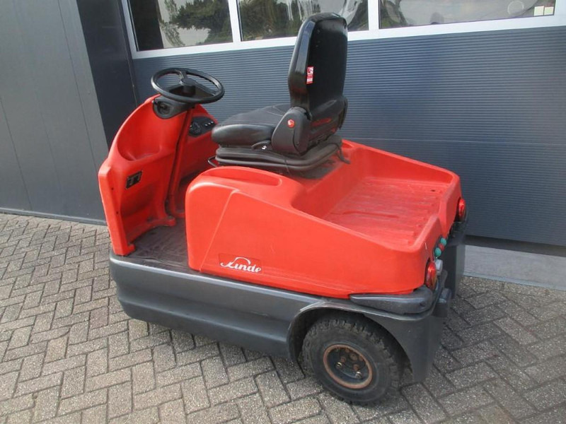 Linde P 60 - Vučni traktor: slika Linde P 60 - Vučni traktor Linde P 60 - Vučni traktor: slika Linde P 60 - Vučni traktor